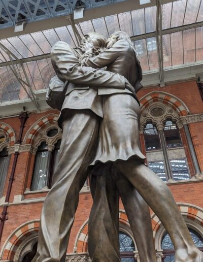 St Pancras Station sculpture